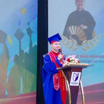 Học sinh thuyết trình